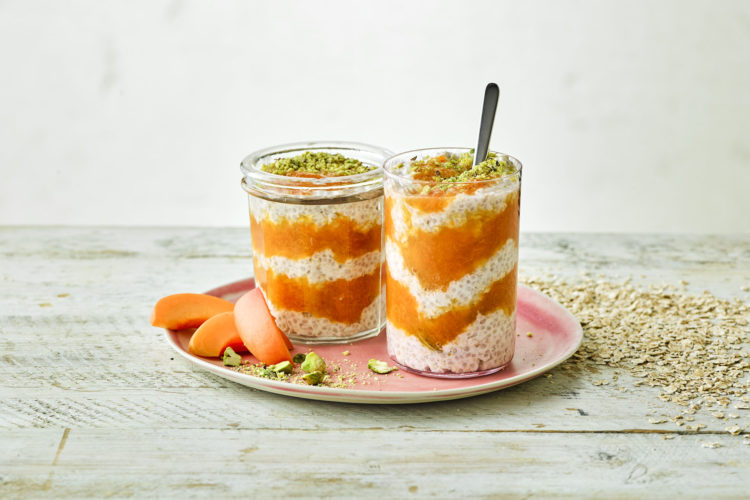 Apricot overnight oats